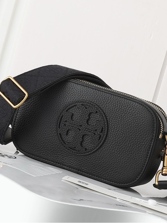 Tory Burch Handbags - Tory Burch Black Pebbled Leather Crossbody with Logo Medallion